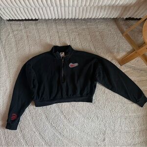 Nike Women’s Essentials Cropped Fleece Pullover Quarter Zip Heart